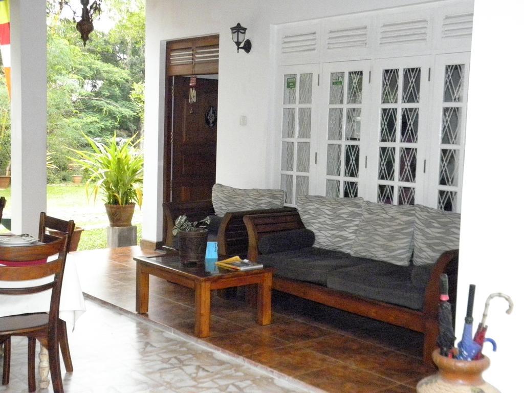 Villa Begonia Katugastota Buitenkant foto