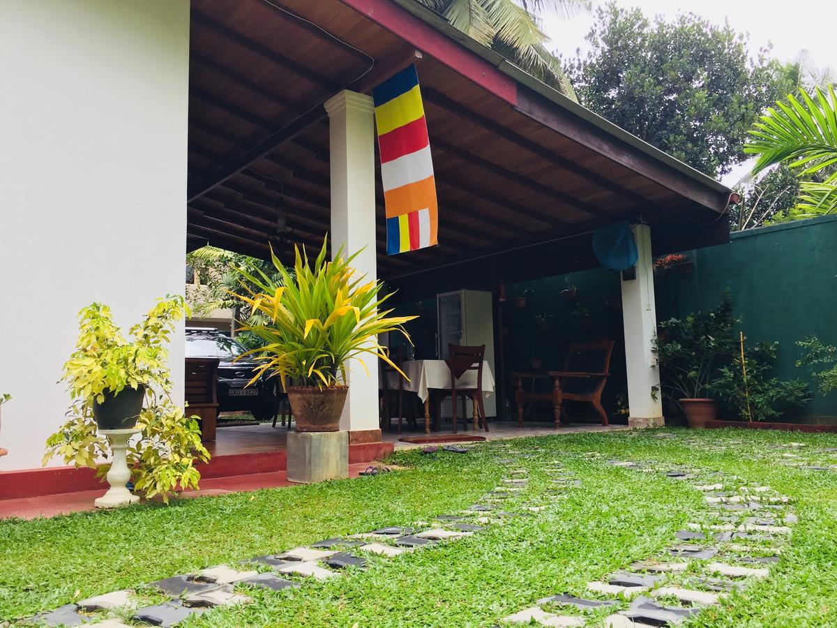 Villa Begonia Katugastota Buitenkant foto