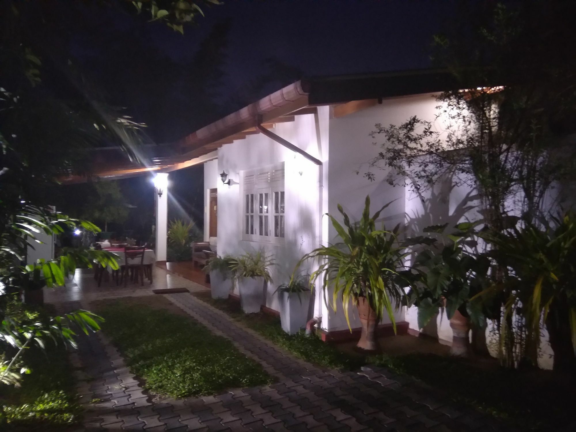 Villa Begonia Katugastota Buitenkant foto