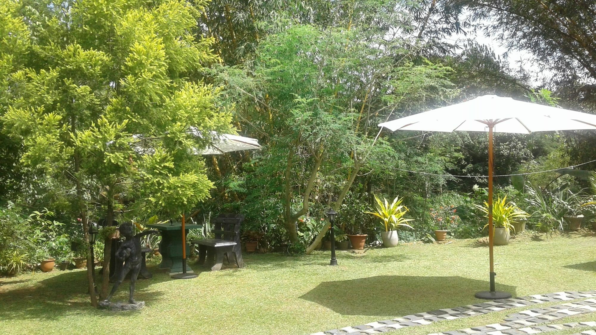 Villa Begonia Katugastota Buitenkant foto